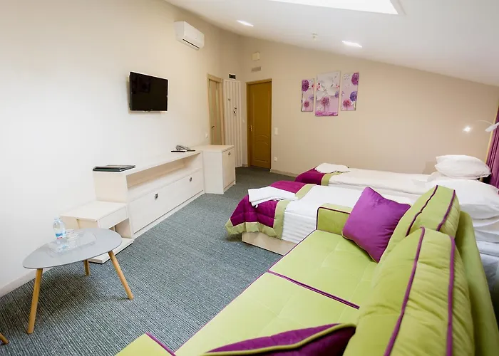 Natalia 18 3* 리비프