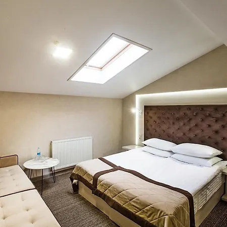 Natalia 18 Hotel